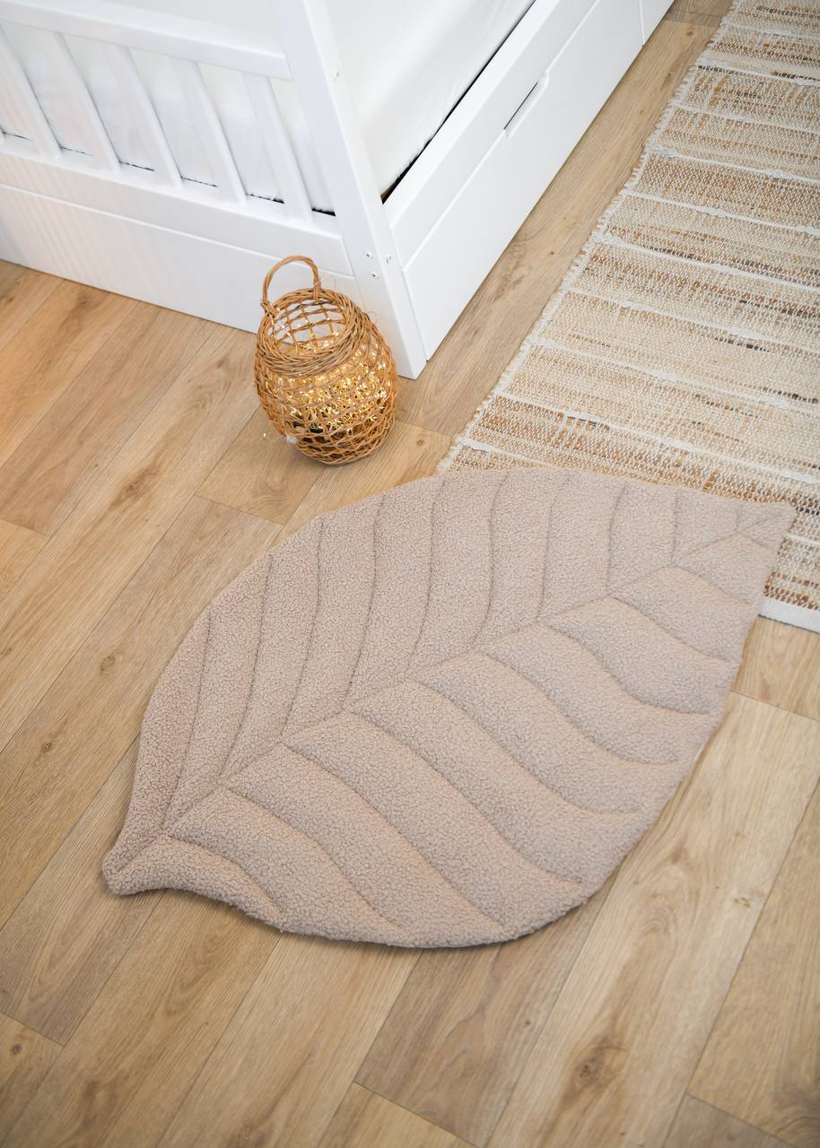Light Beige Leaf Rug