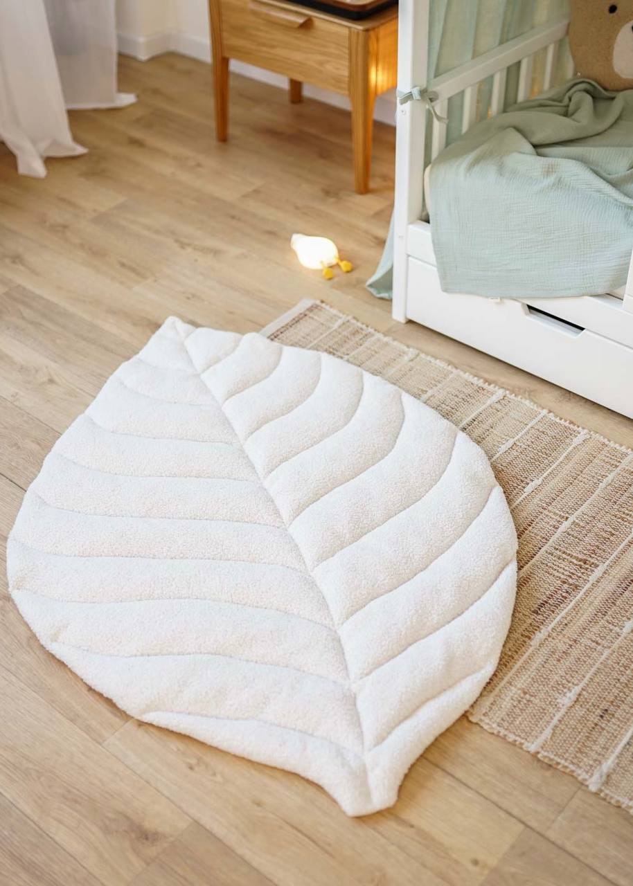 Milky Leaf Teddy Rug