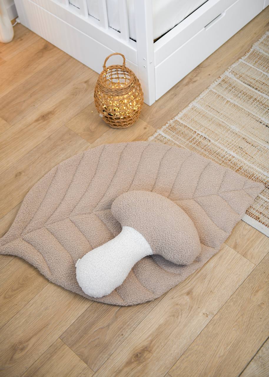 Light Beige Leaf Rug