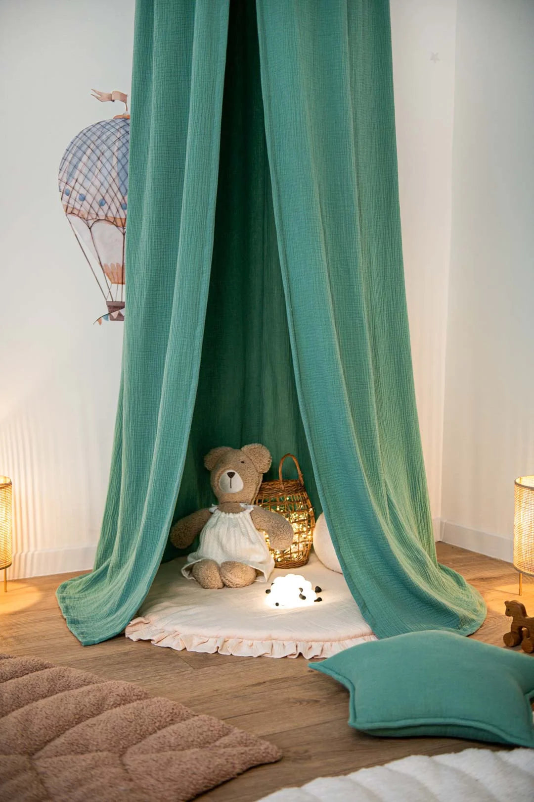 Muslin Ruffle Round Rug