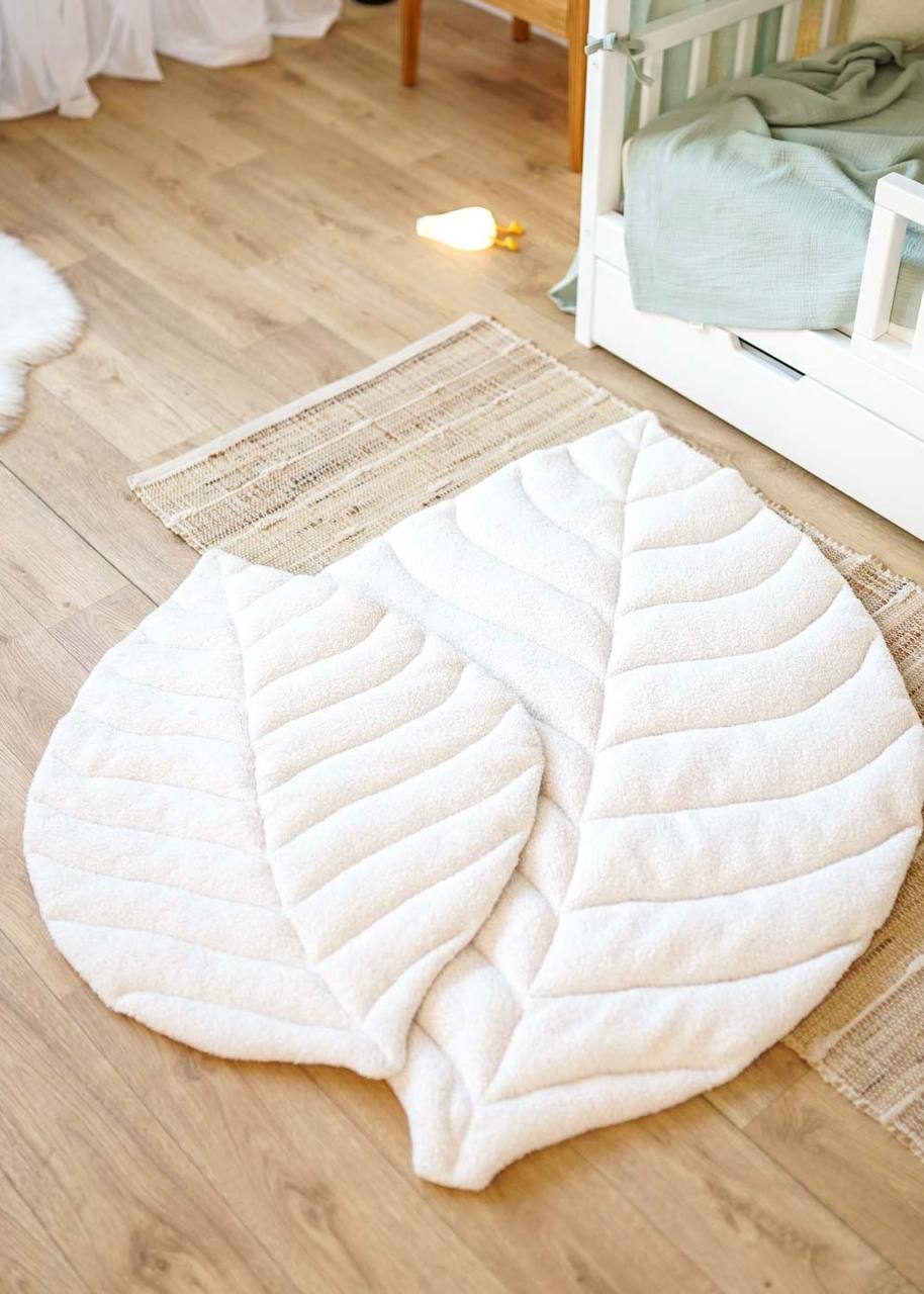 Milky Leaf Teddy Rug