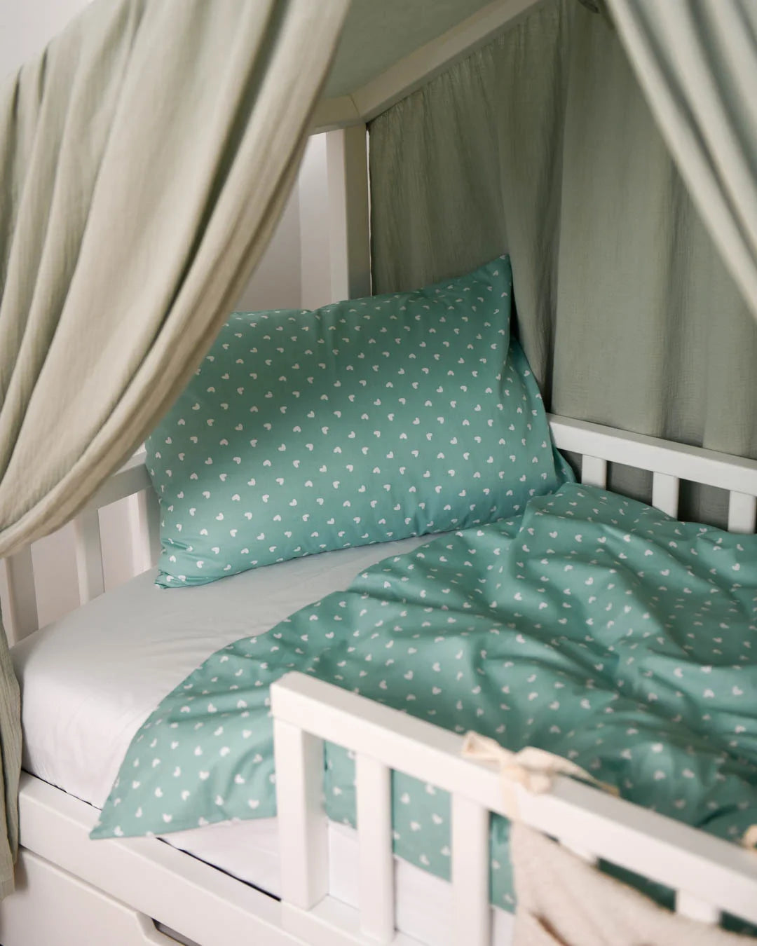 Green Hearts Print Satin&Poplin Crib Bedding Set